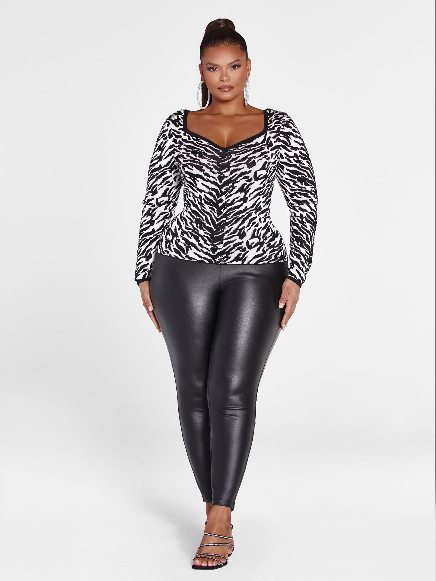 #color:BLACK/WHITE
