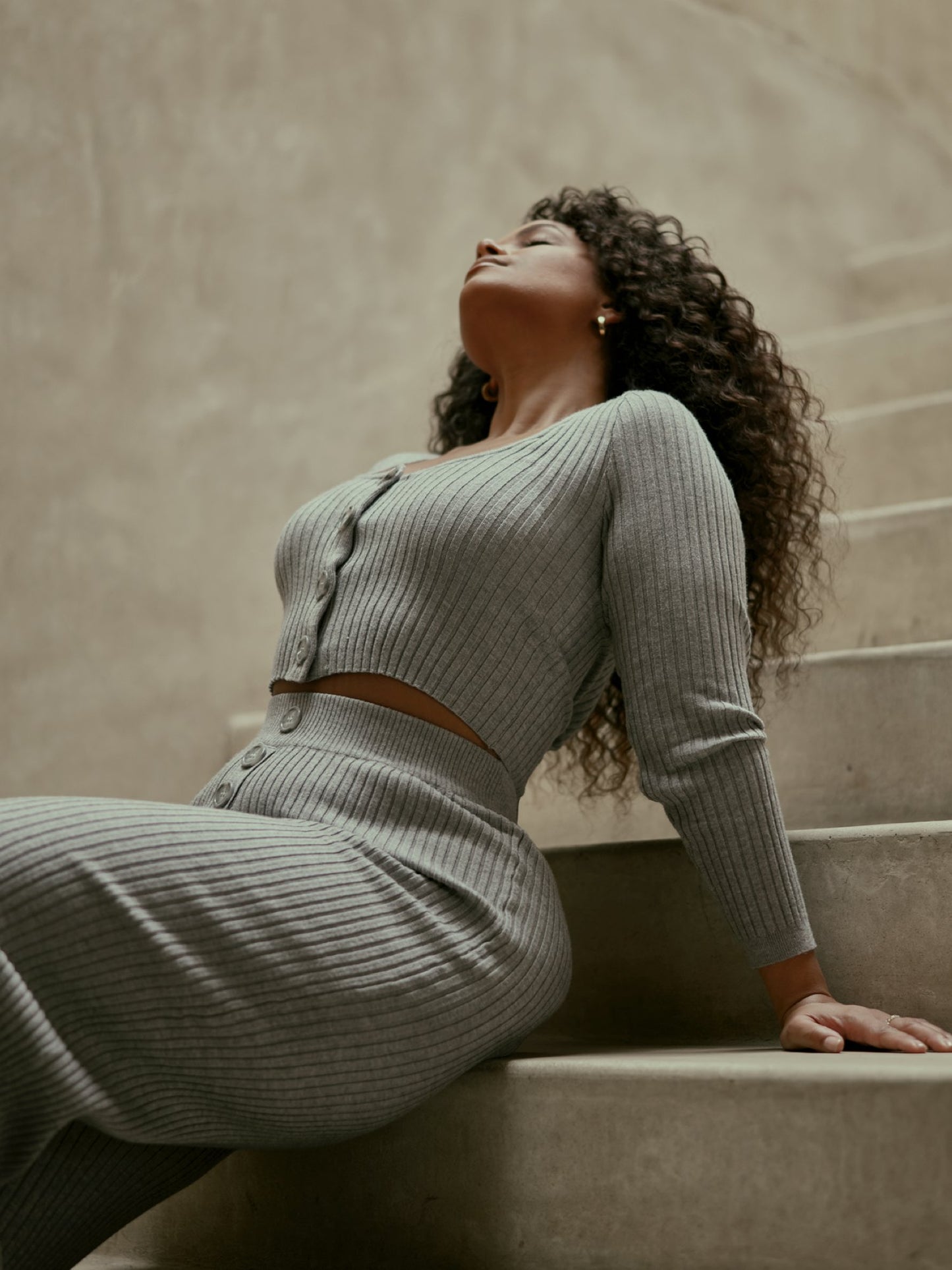 #color:GREY