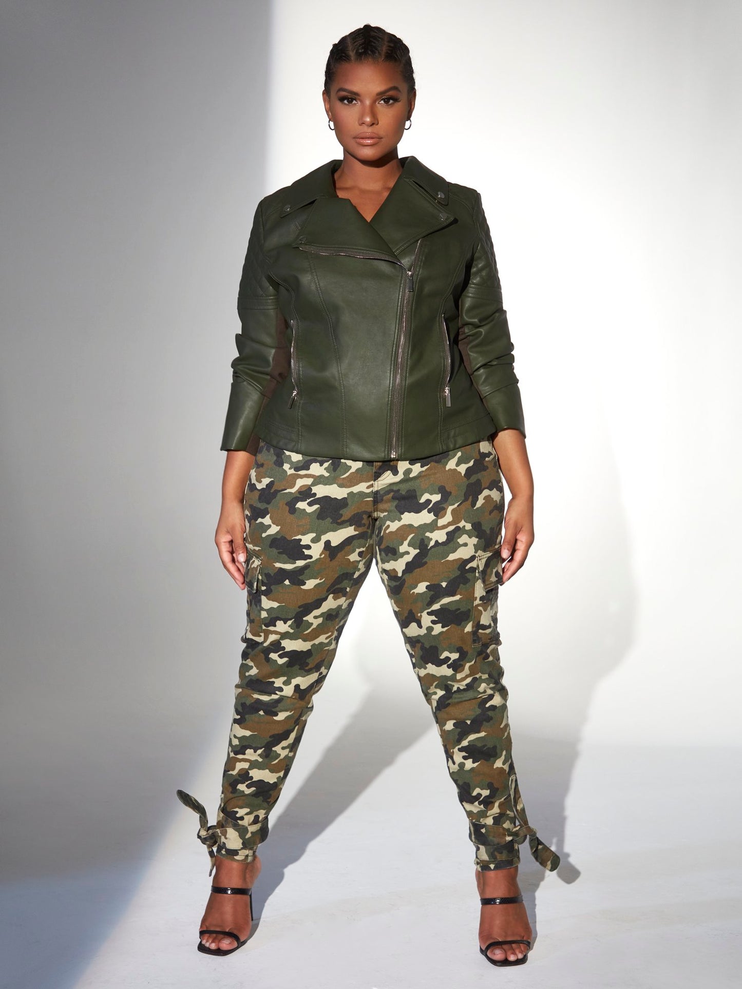 #color:WOODLAND GREEN