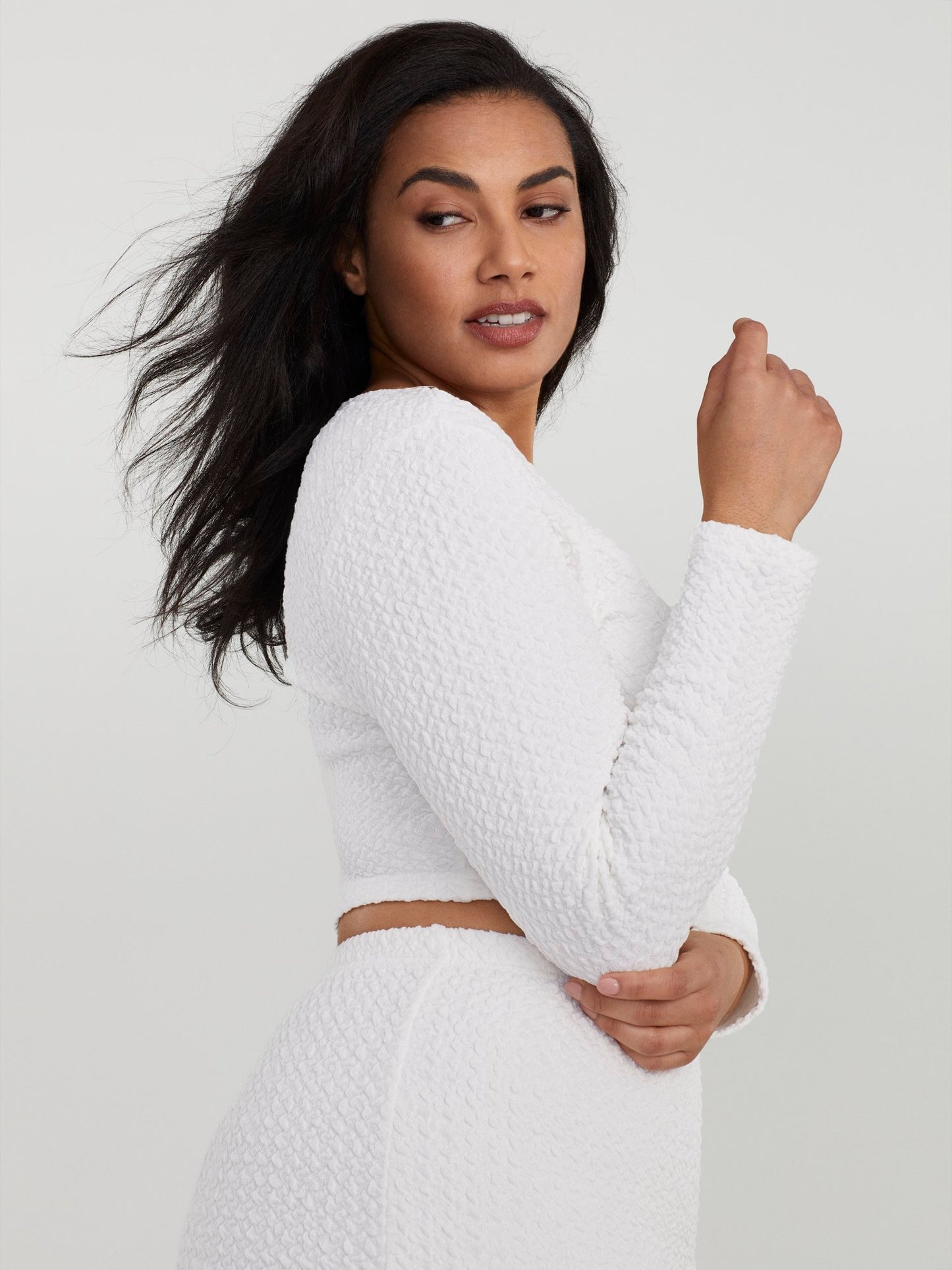 #color:WHITE
