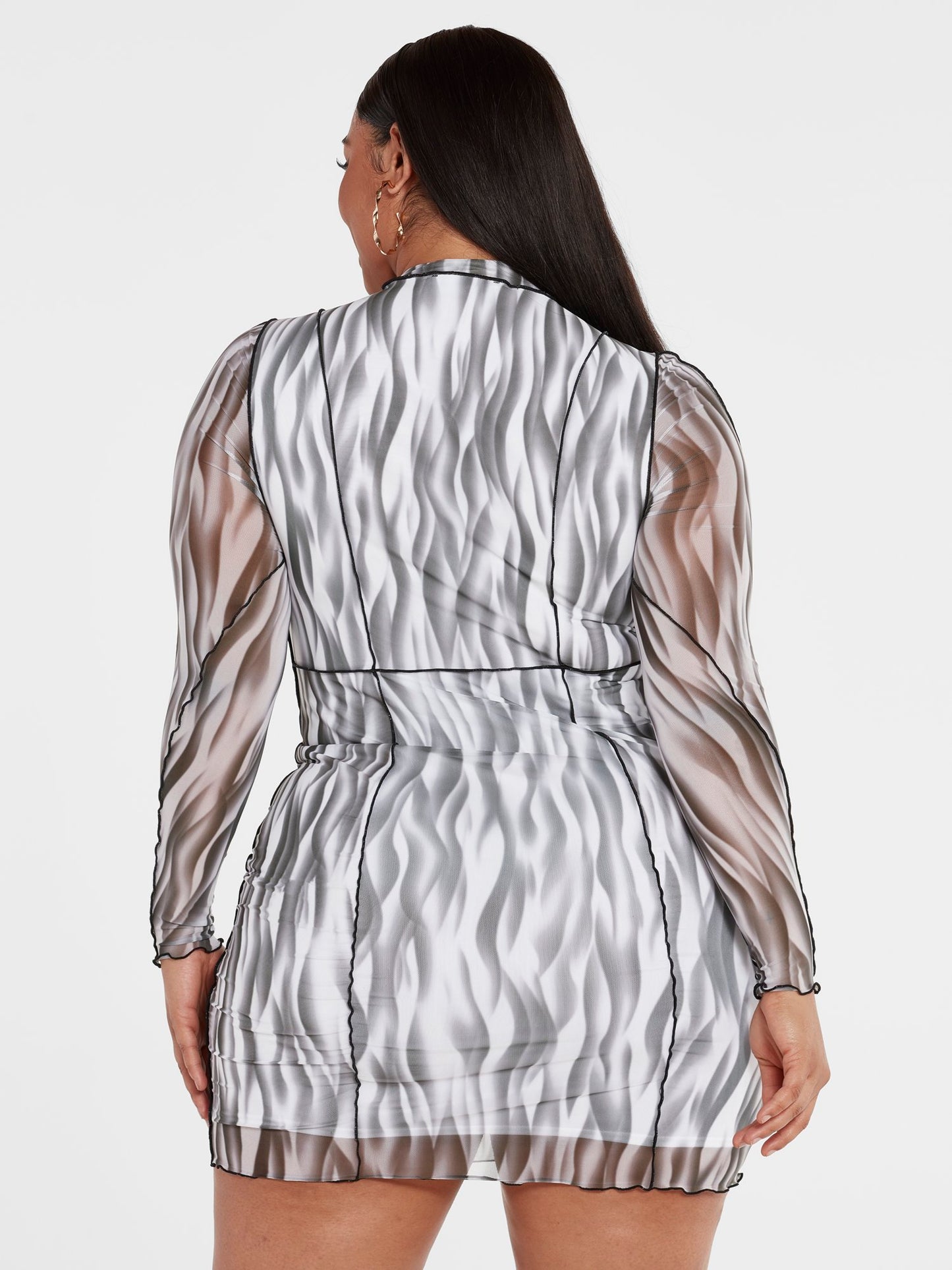 #color:BLACK/WHITE