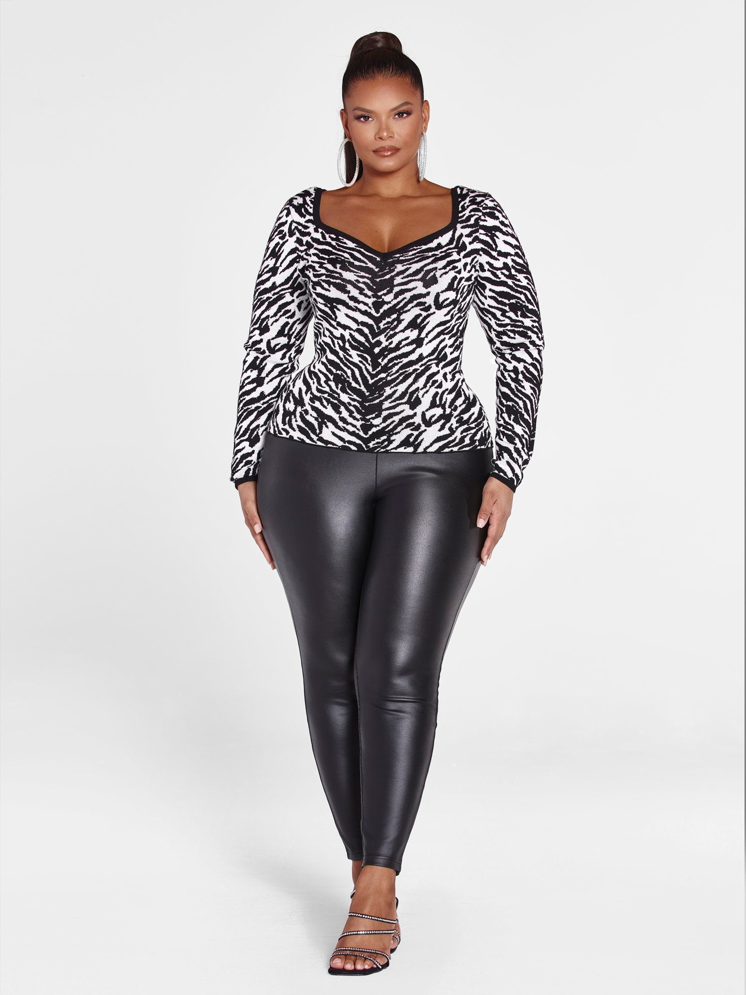 #color:BLACK/WHITE