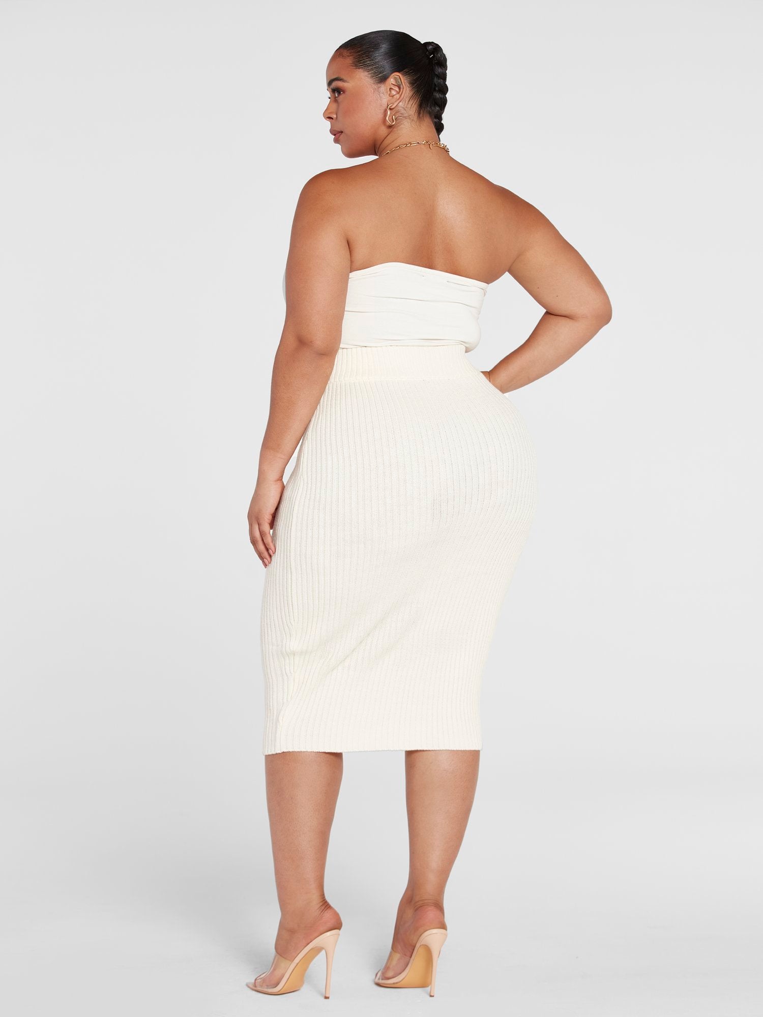 #color:IVORY