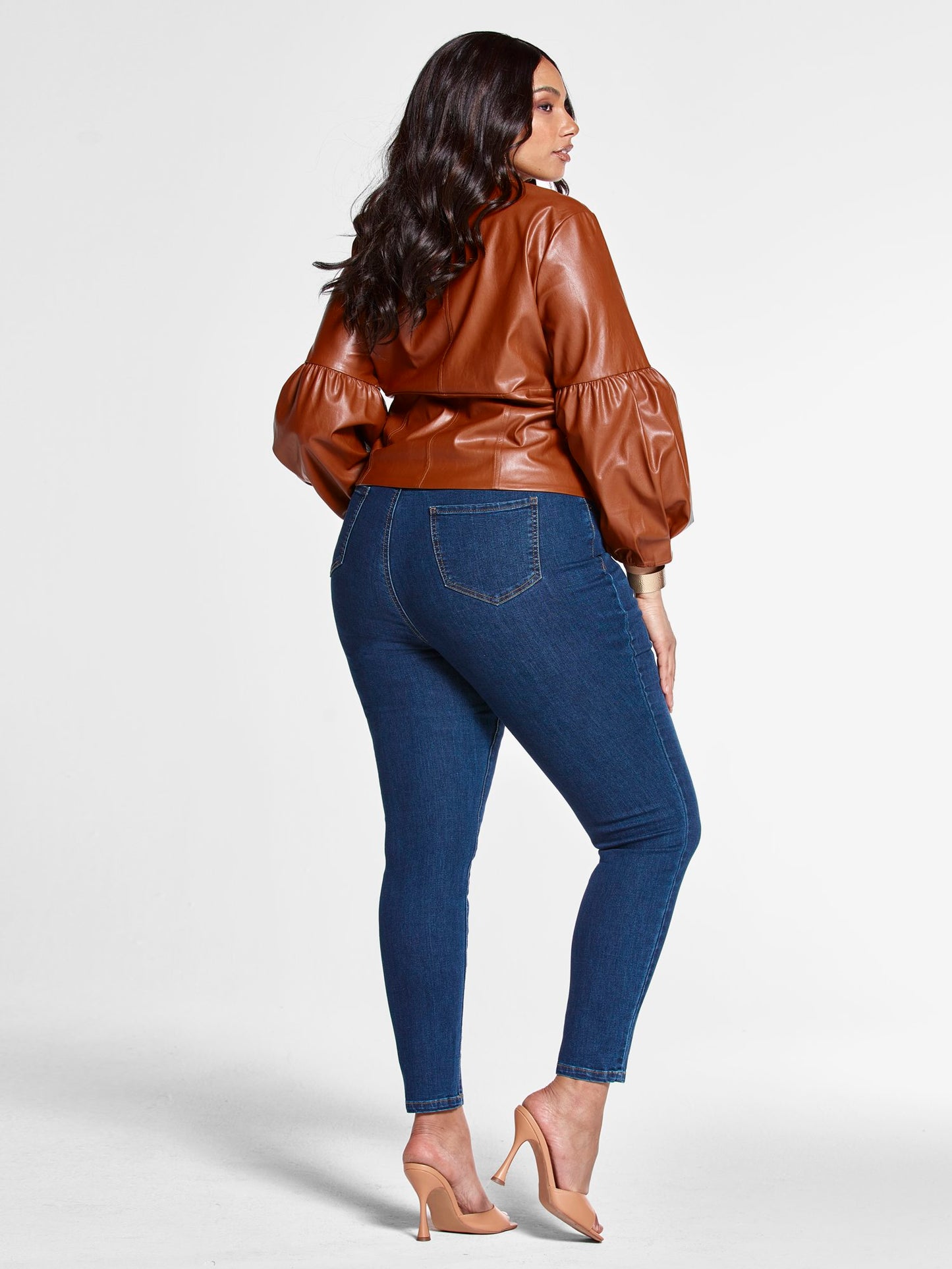 #color:CIGAR BROWN