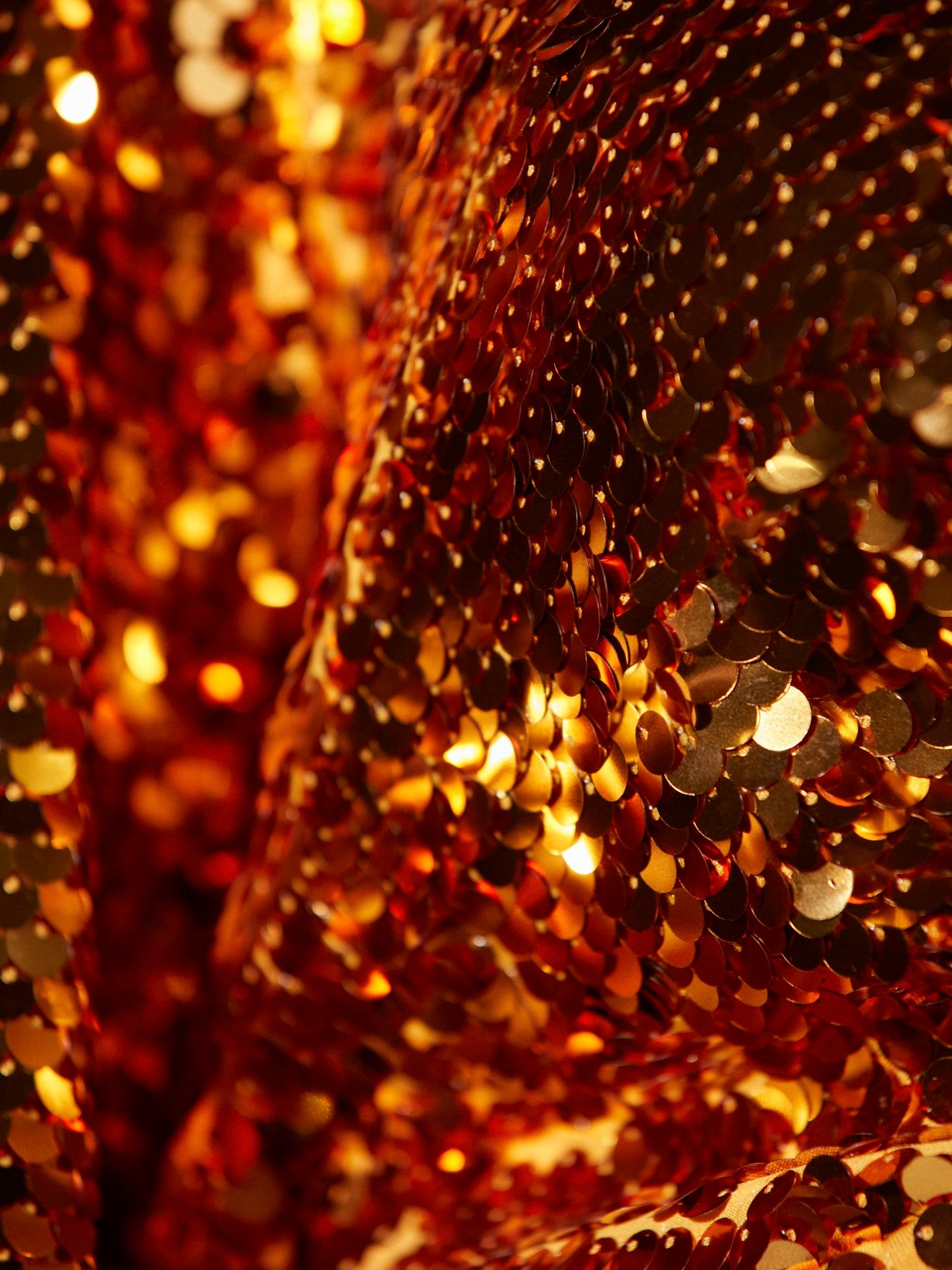#color:GOLD