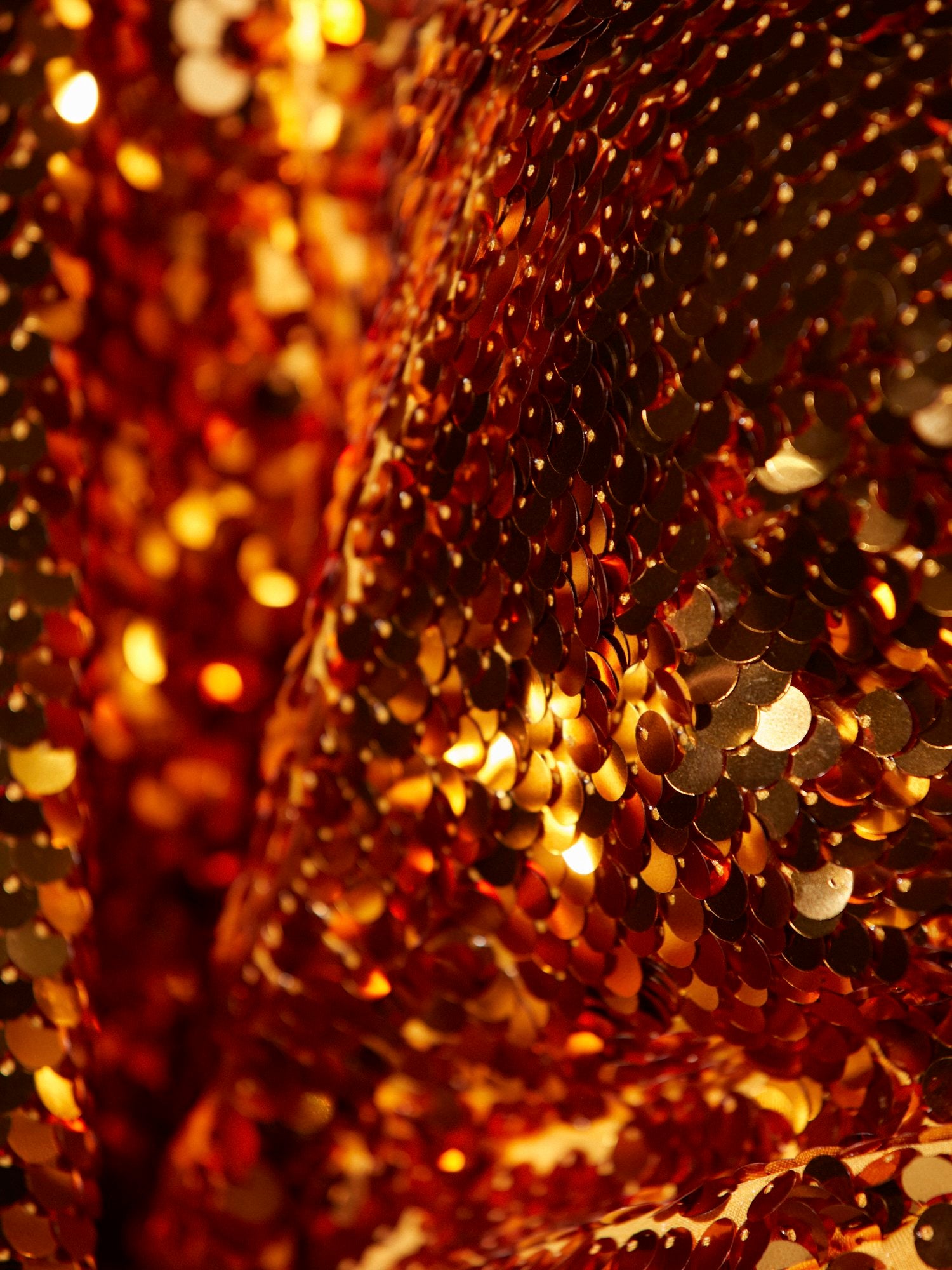 #color:GOLD