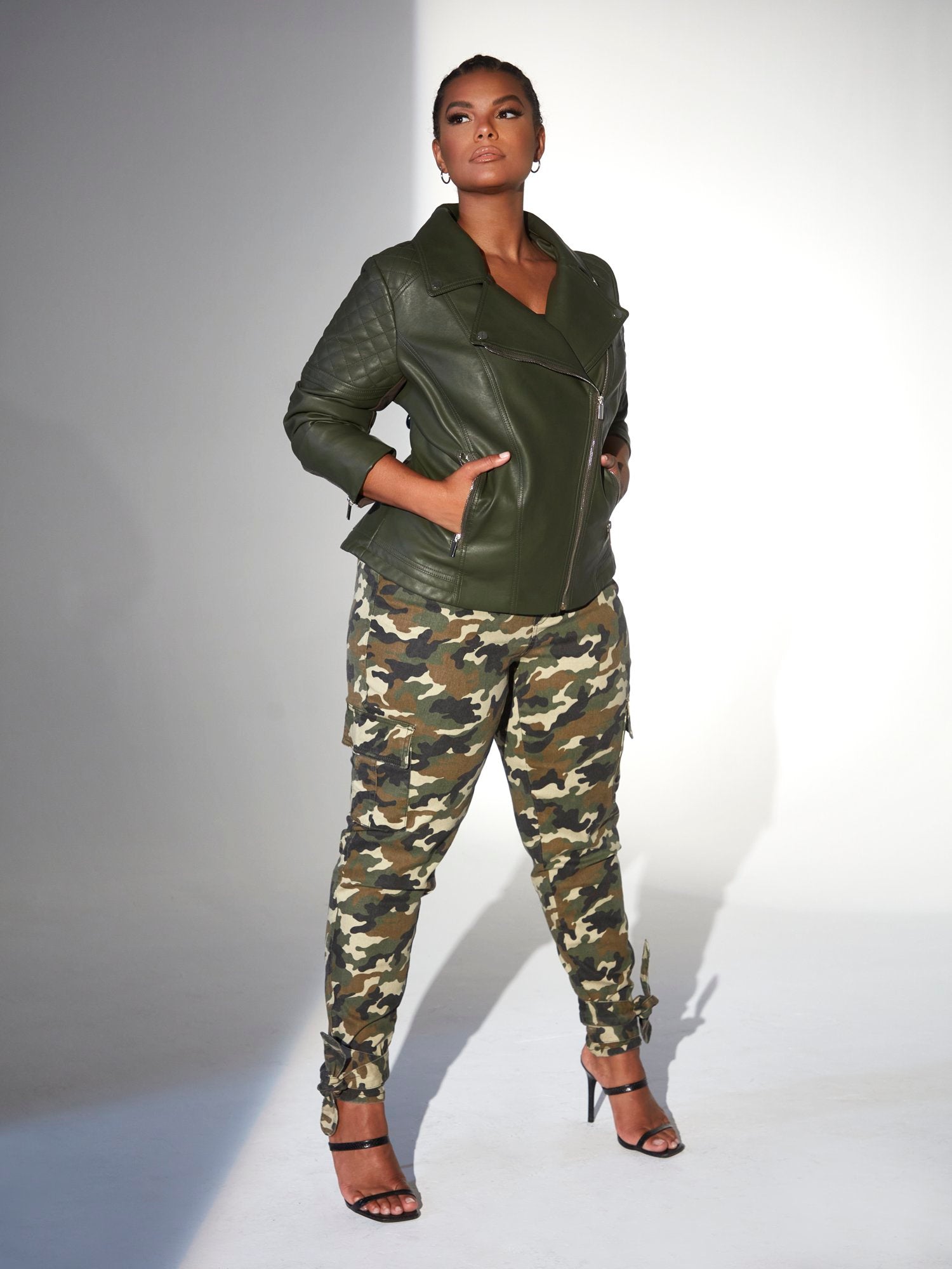 #color:WOODLAND GREEN